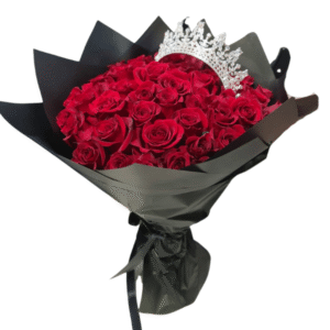 Ramo de 50 rosas con corona