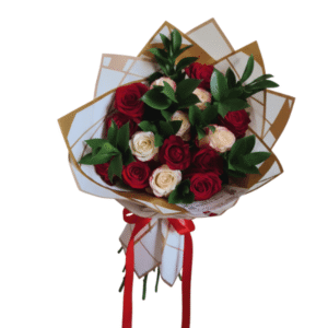 Ramos de rosas Rosadas y rojas con ruscu 24 Rosas
