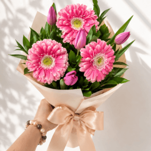 Ramo de 4 tulipanes y 3 gerberas