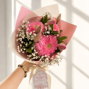 Ramo de 5 tulipanes, 3 gerberas & gypsophila