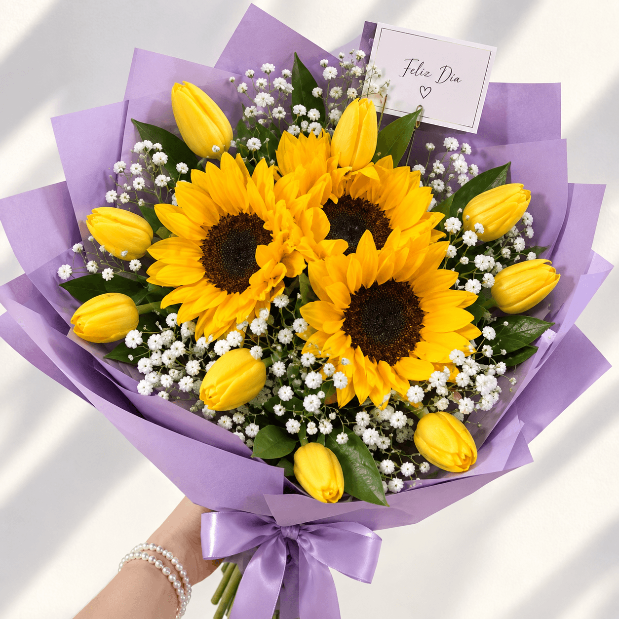 RAMO DE 9 TULIPANES Y 3 GIRASOLES