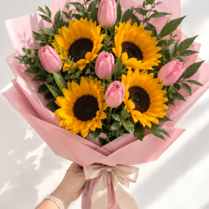 Ramo Primaveral 4 Girasoles y 5 Tulipanes
